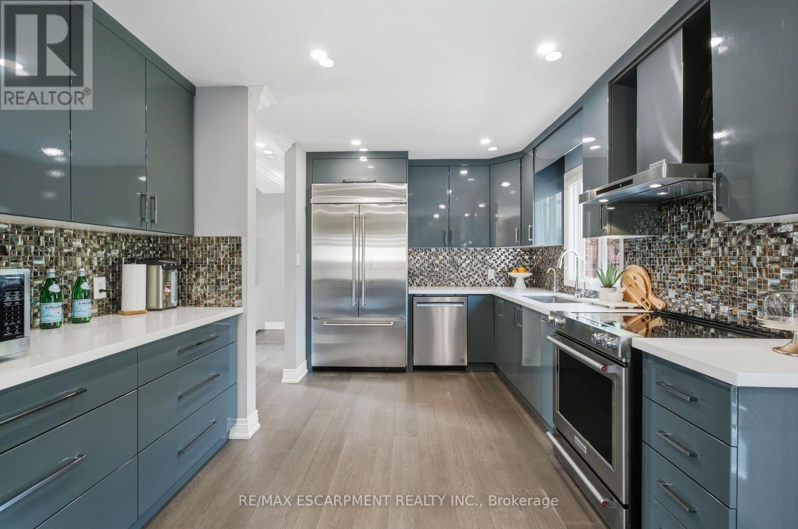 513 Maplehurst Avenue, Oakville, ON