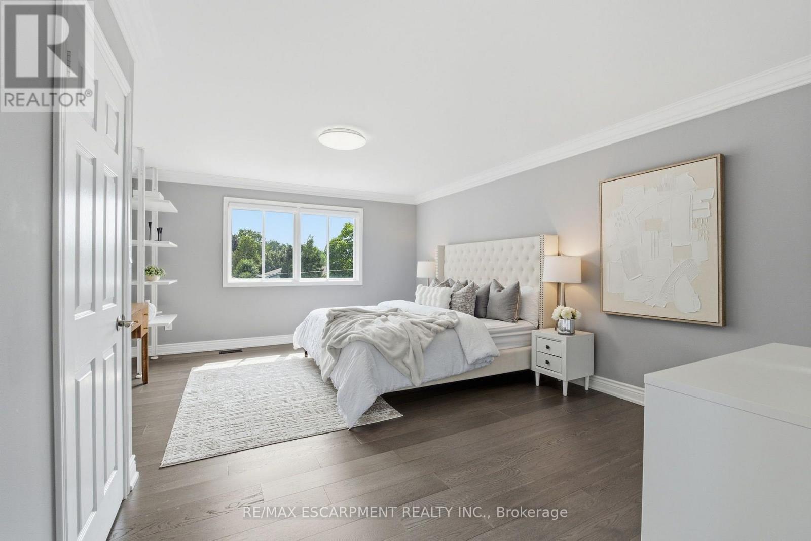 513 Maplehurst Avenue, Oakville, ON