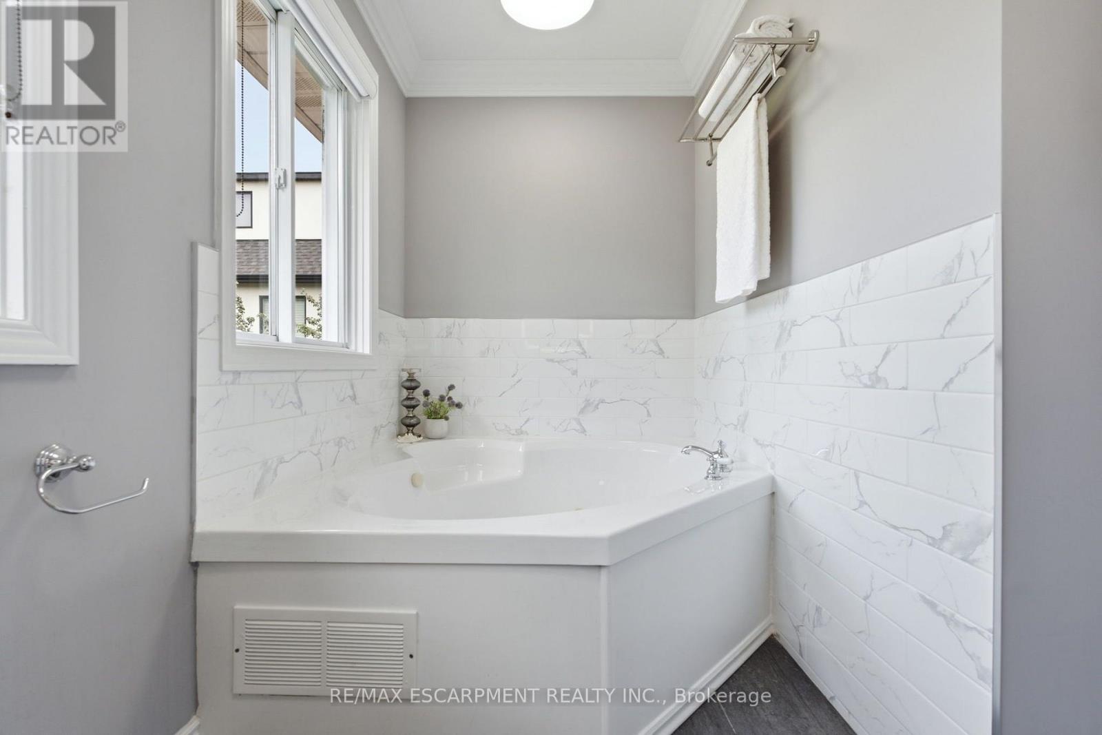513 Maplehurst Avenue, Oakville, ON