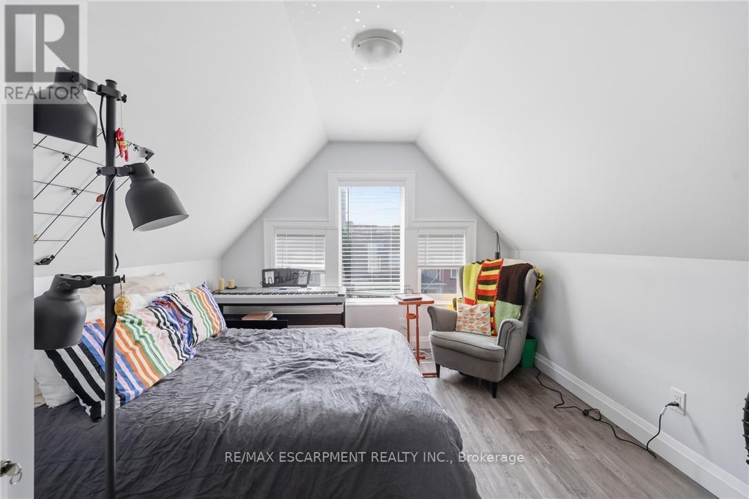 Upper floor unit: 2 levels (#3) - 74 Cathcart Street, Hamilton, ON