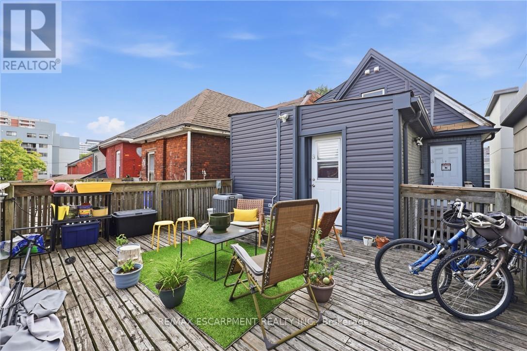 Upper floor unit: 2 levels (#3) - 74 Cathcart Street, Hamilton, ON