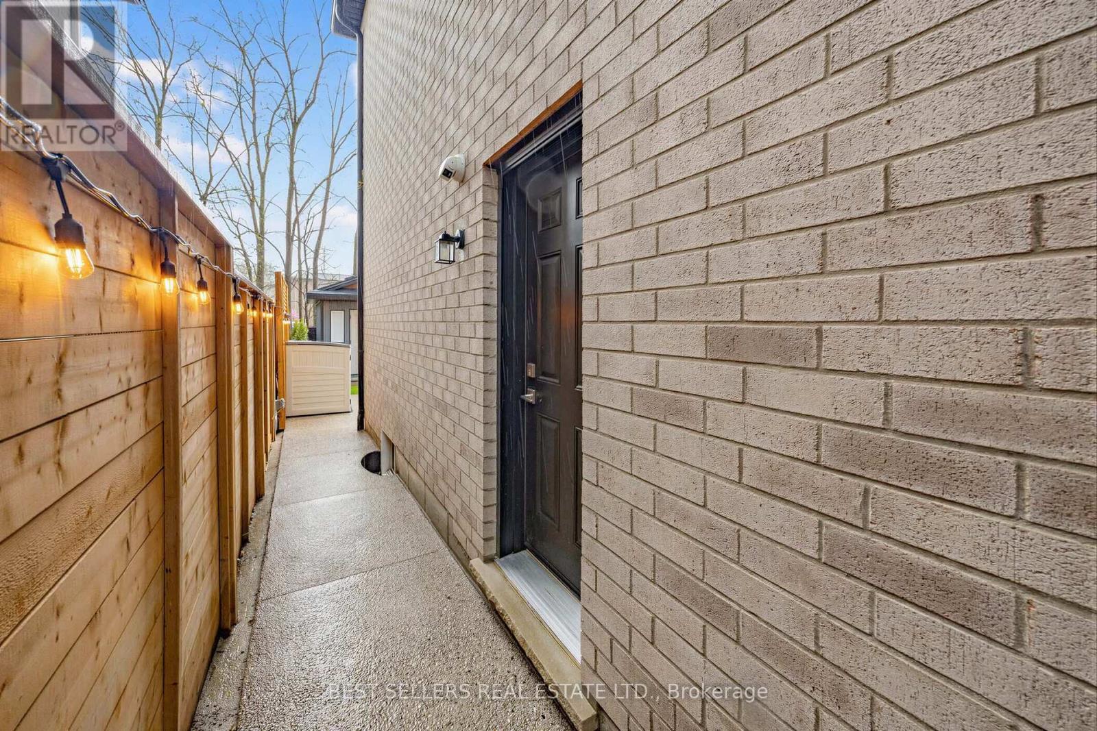 395 Klein Circle, Hamilton, ON