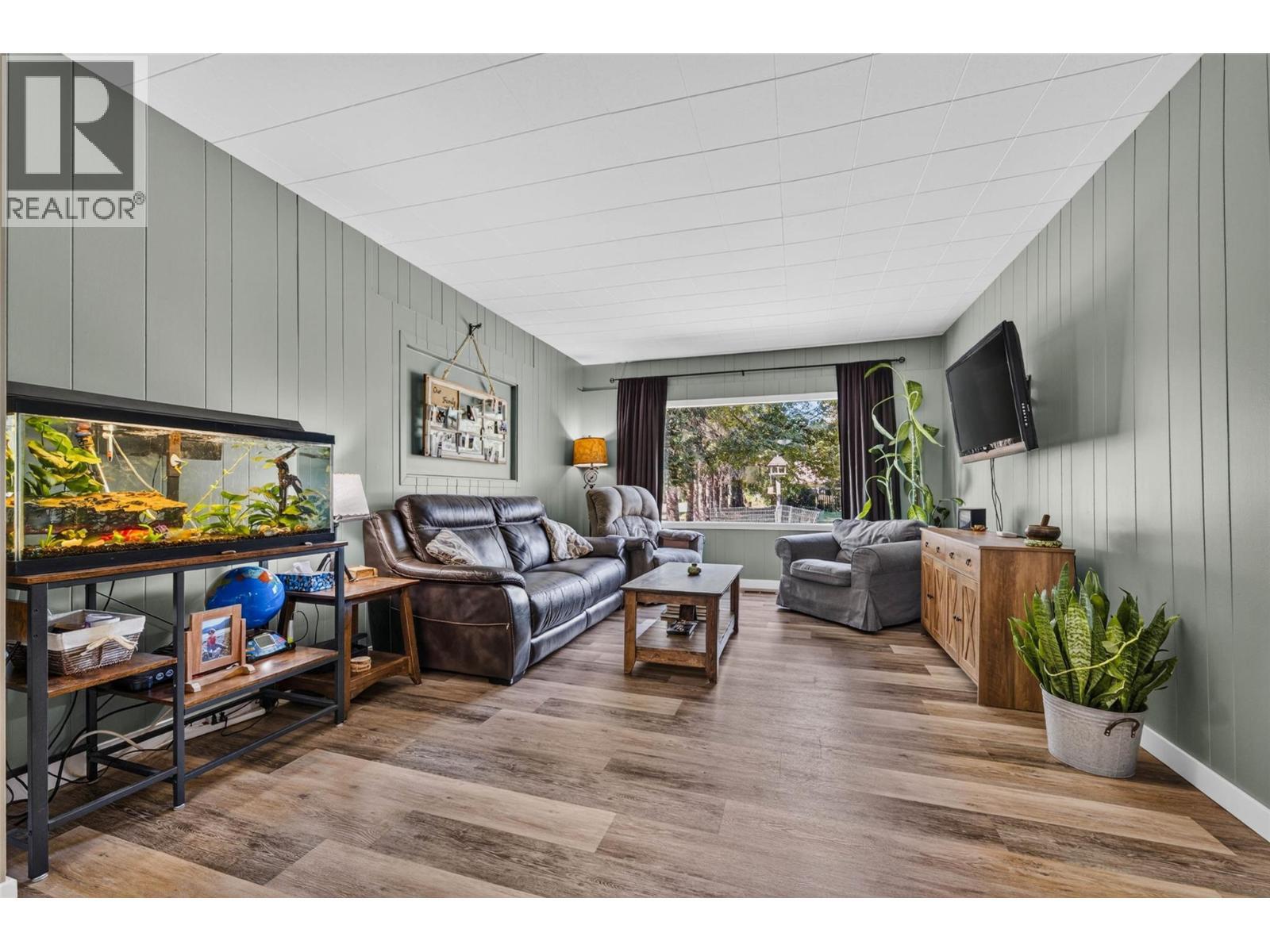 717 Larsen Road, Salmo, BC