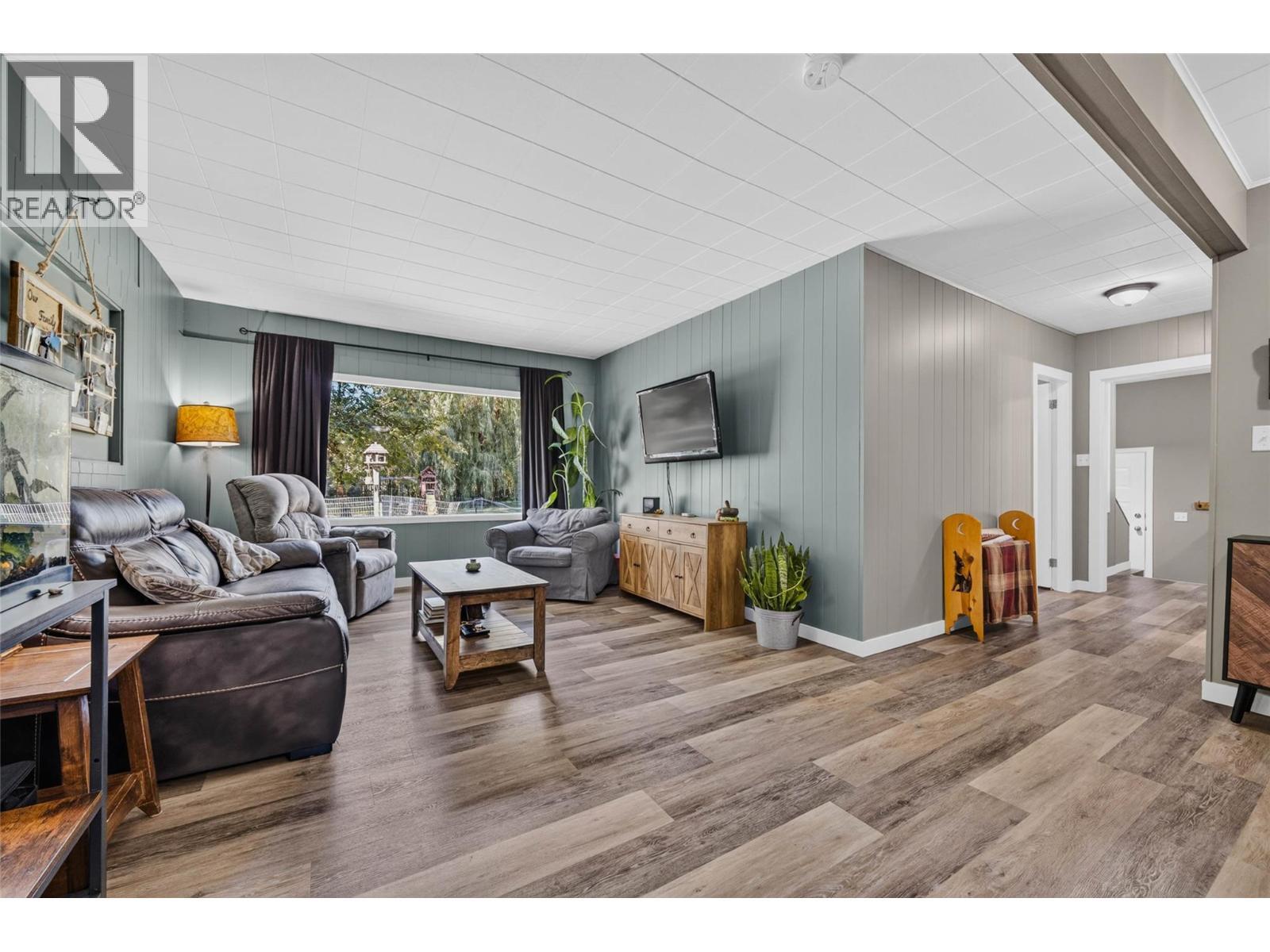 717 Larsen Road, Salmo, BC