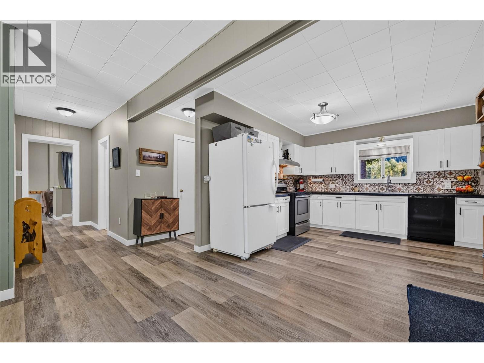 717 Larsen Road, Salmo, BC