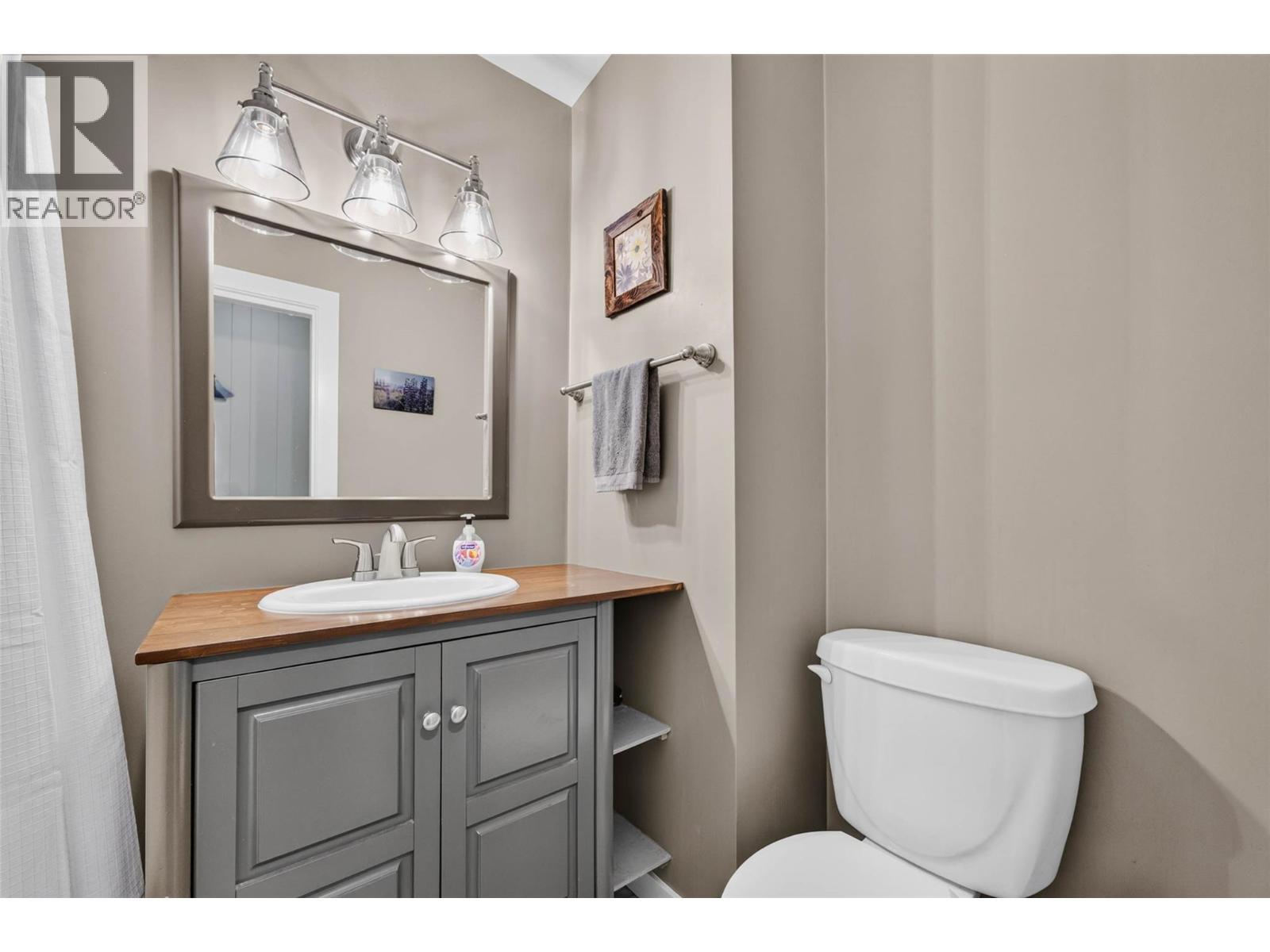 717 Larsen Road, Salmo, BC