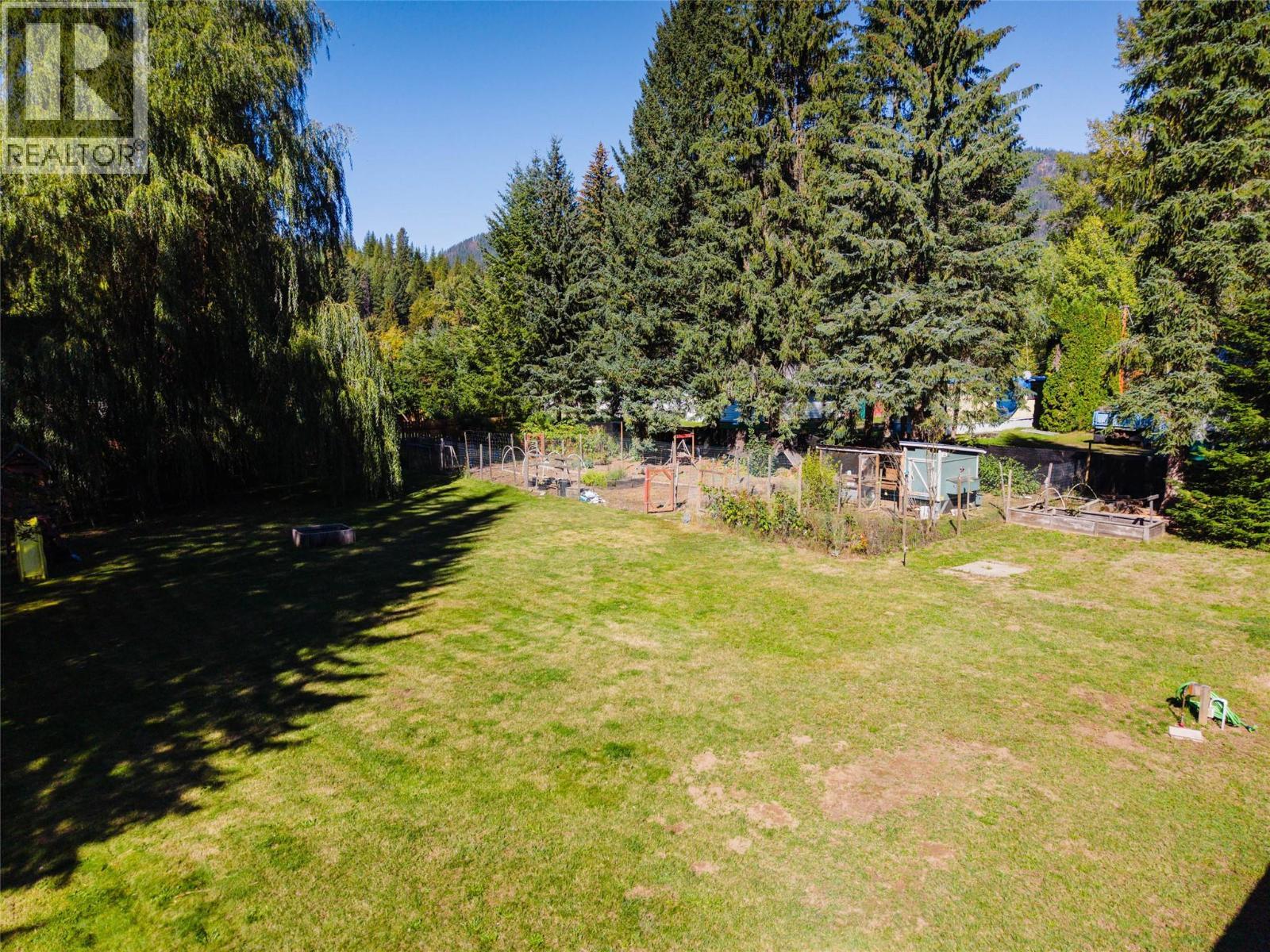 717 Larsen Road, Salmo, BC