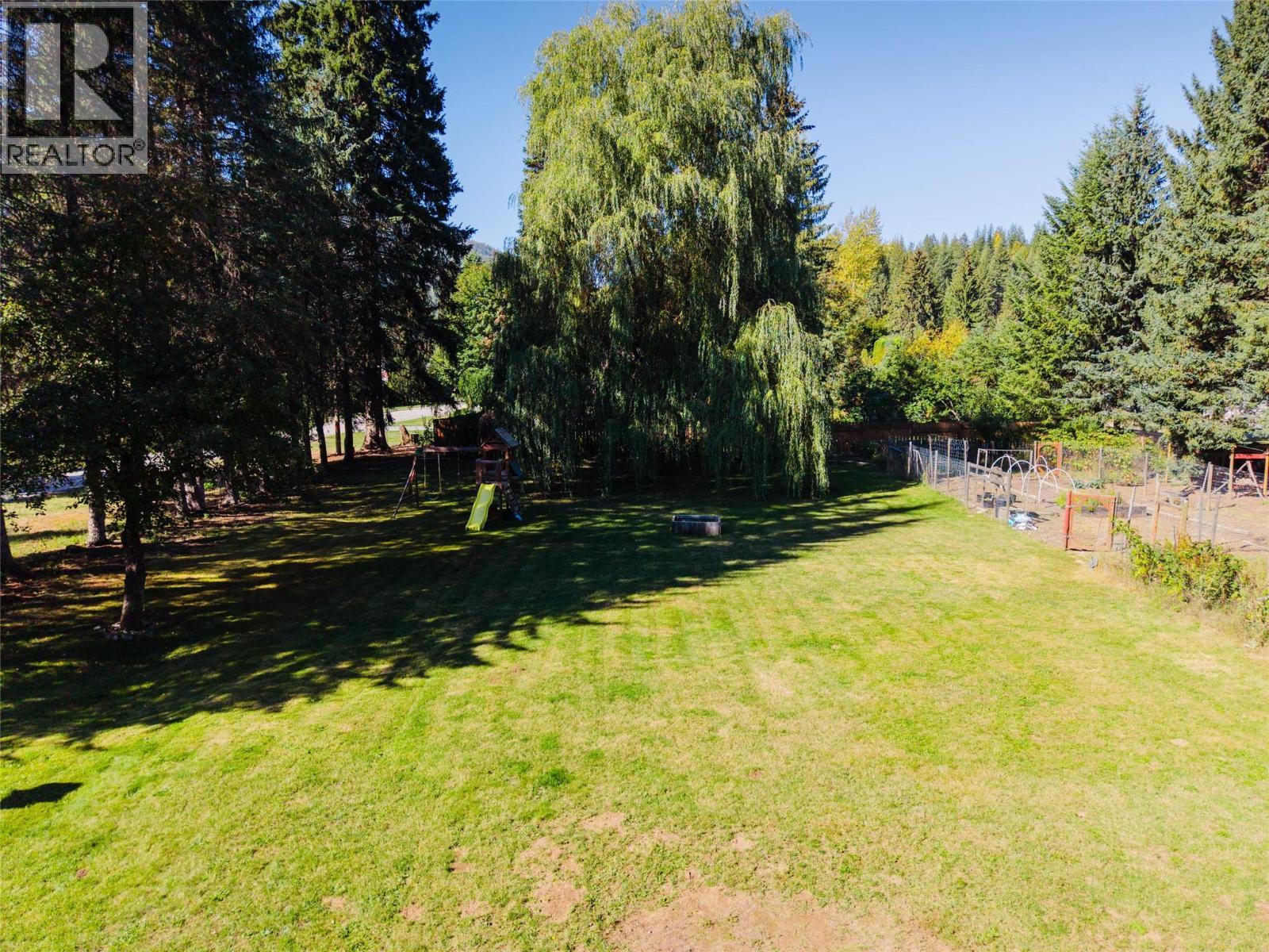 717 Larsen Road, Salmo, BC