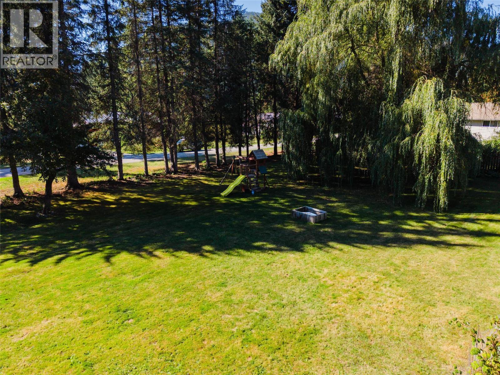 717 Larsen Road, Salmo, BC