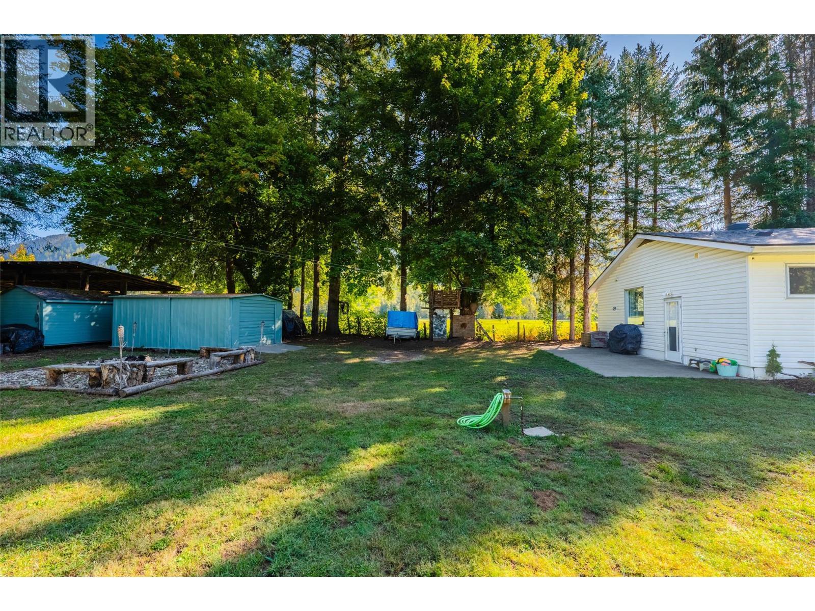 717 Larsen Road, Salmo, BC