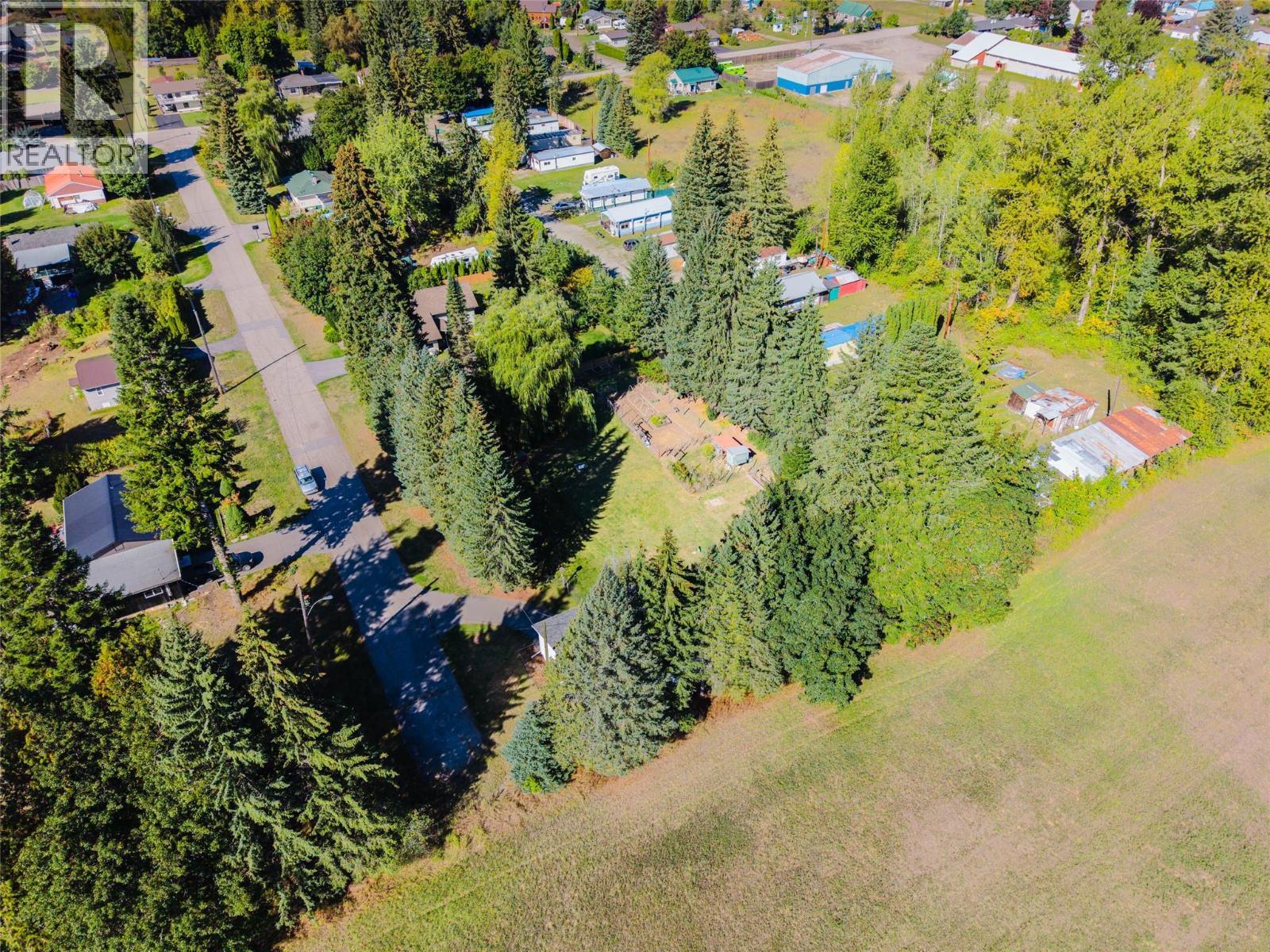 717 Larsen Road, Salmo, BC