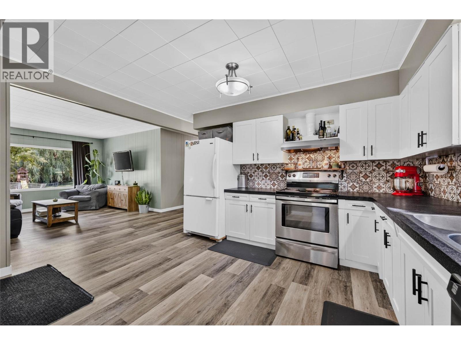717 Larsen Road, Salmo, BC