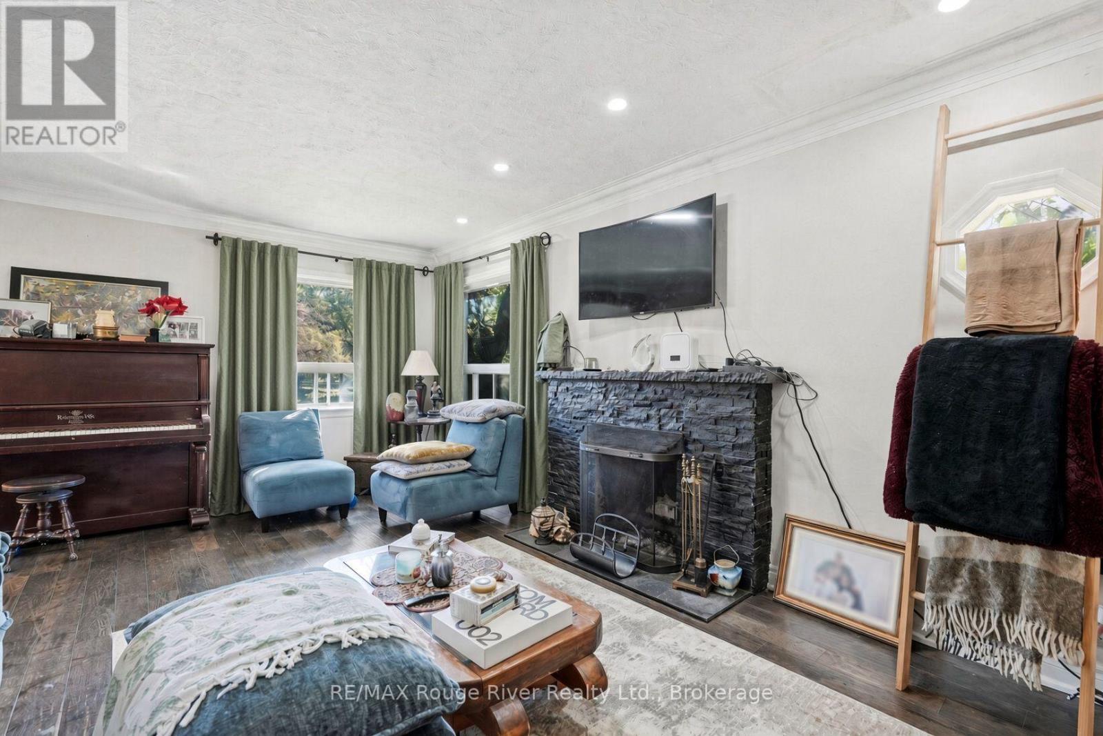 42 Anson Avenue, Toronto (Cliffcrest), ON