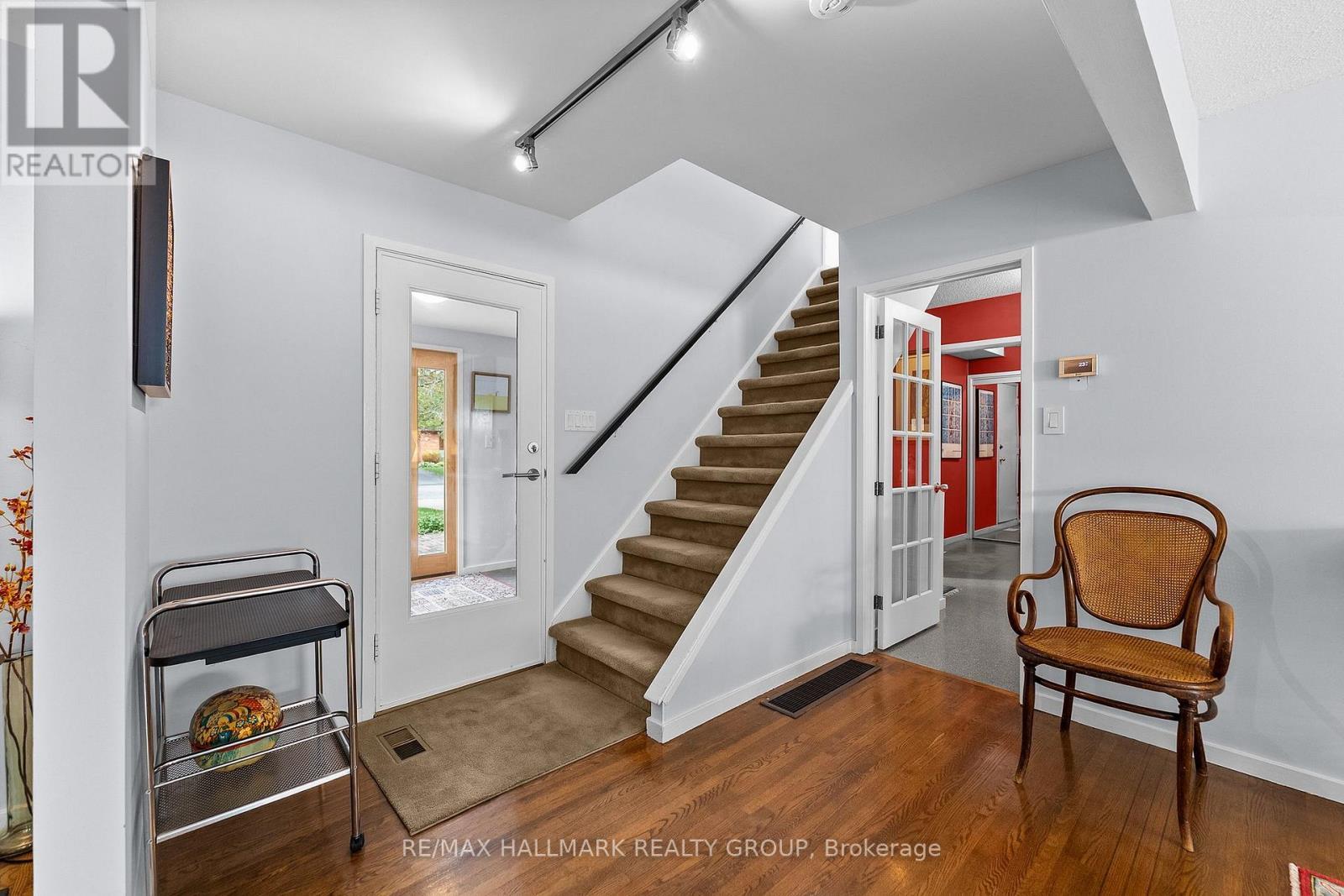 14 Sandwell Crescent, Ottawa, ON
