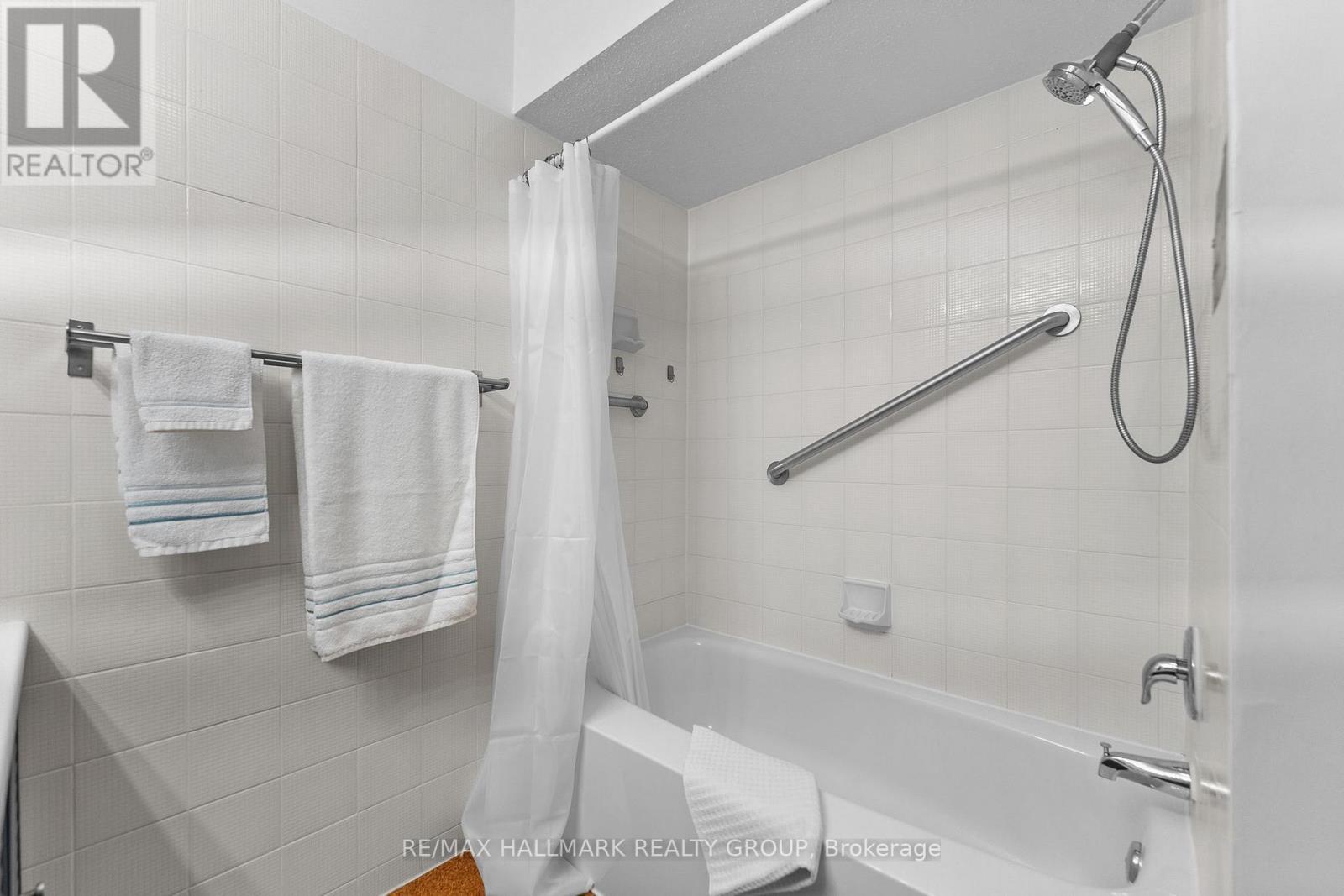 14 Sandwell Crescent, Ottawa, ON