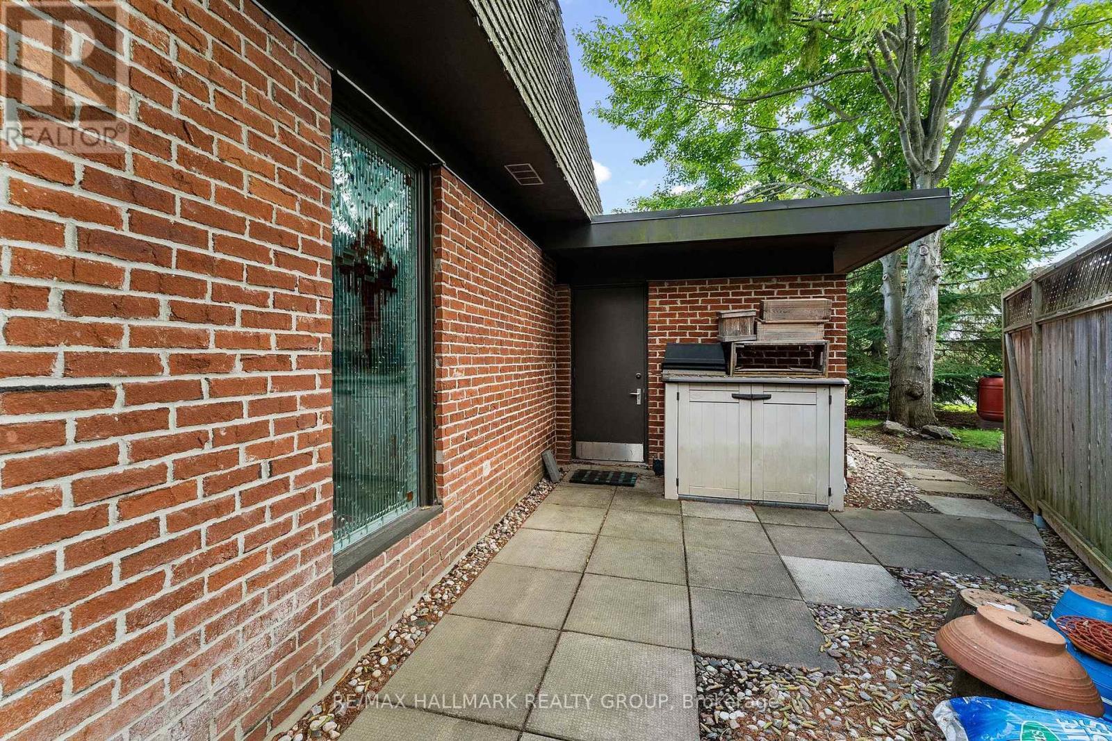 14 Sandwell Crescent, Ottawa, ON