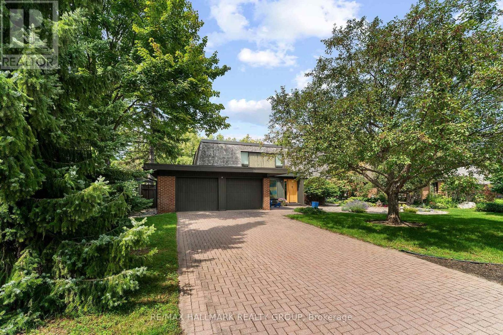 14 Sandwell Crescent, Ottawa, ON