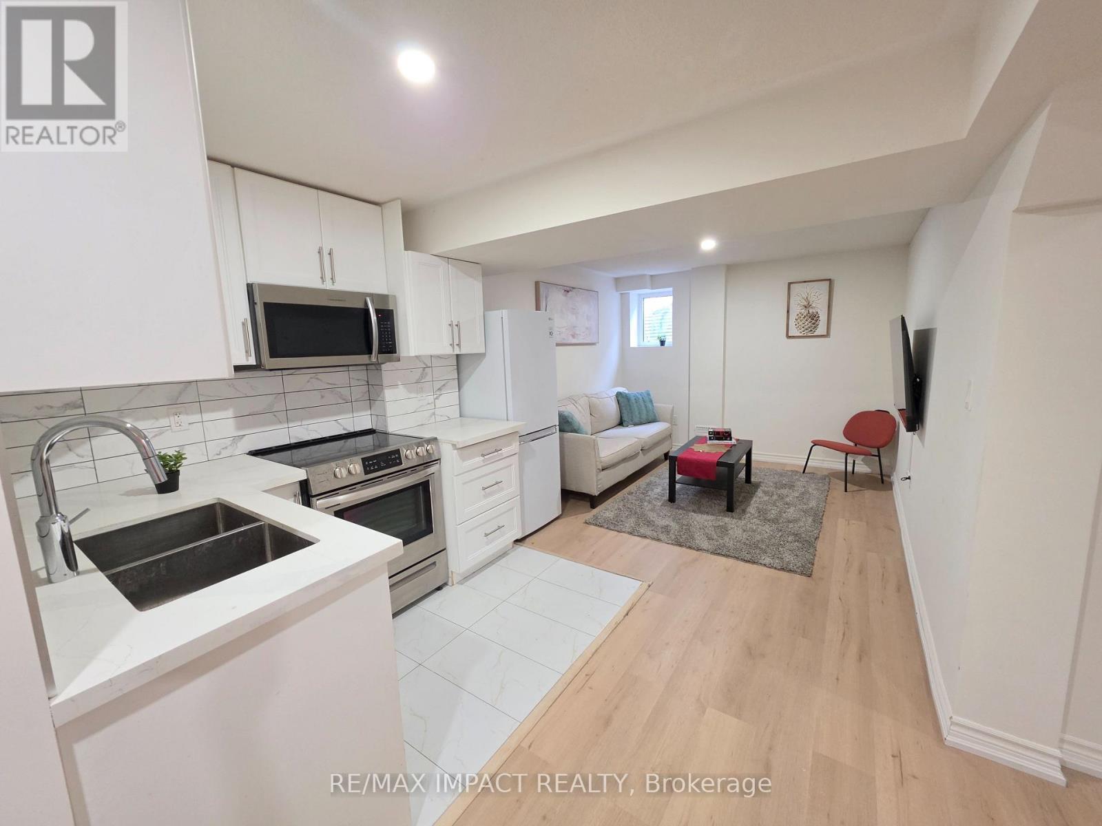 1318 Apollo Street, Oshawa, ON