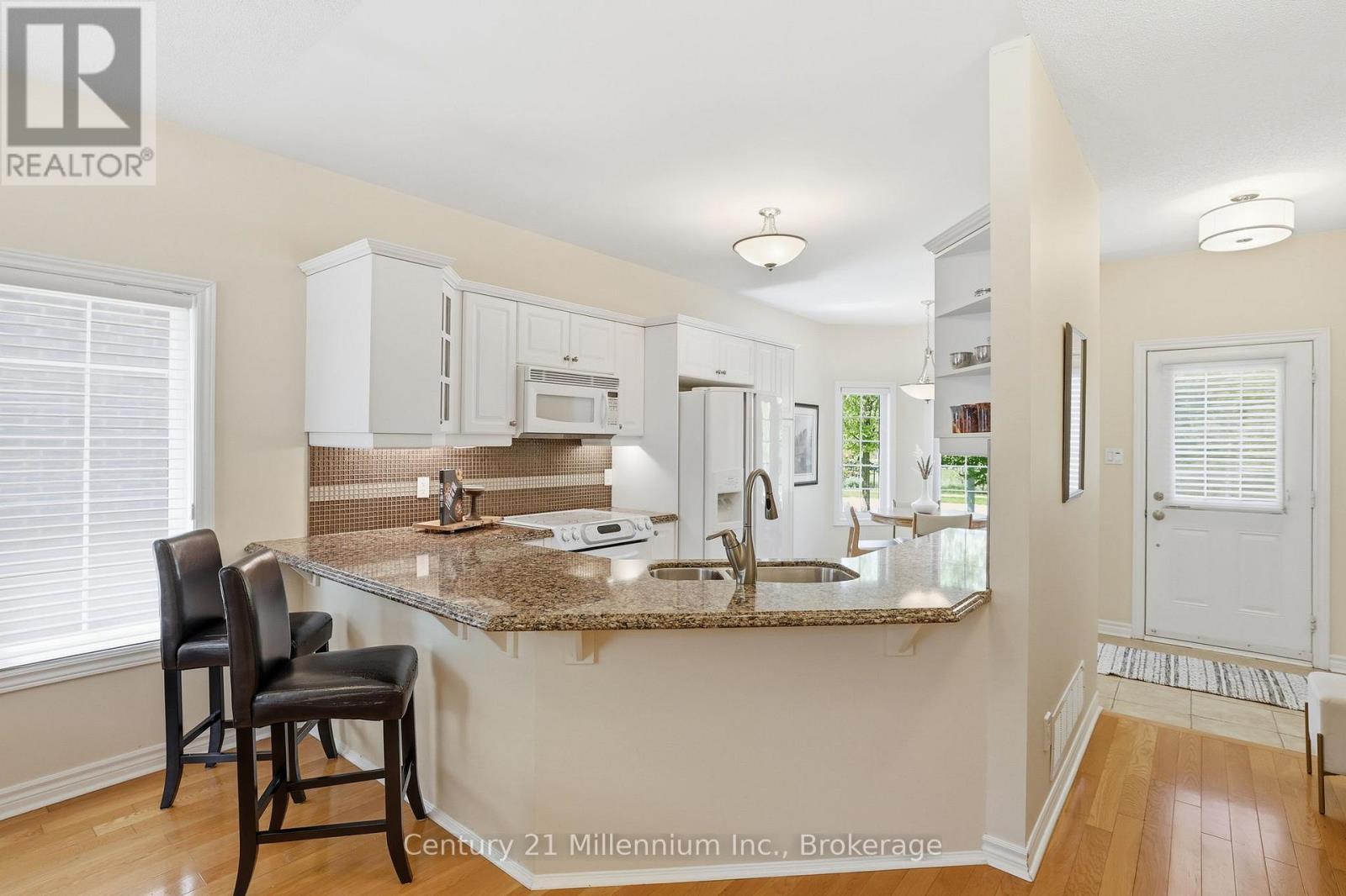 18 Thomas Drive, Collingwood, ON