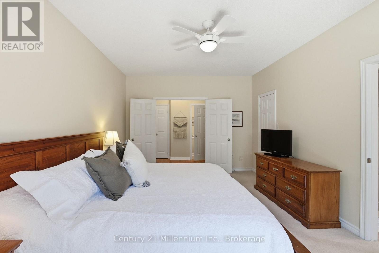 18 Thomas Drive, Collingwood, ON