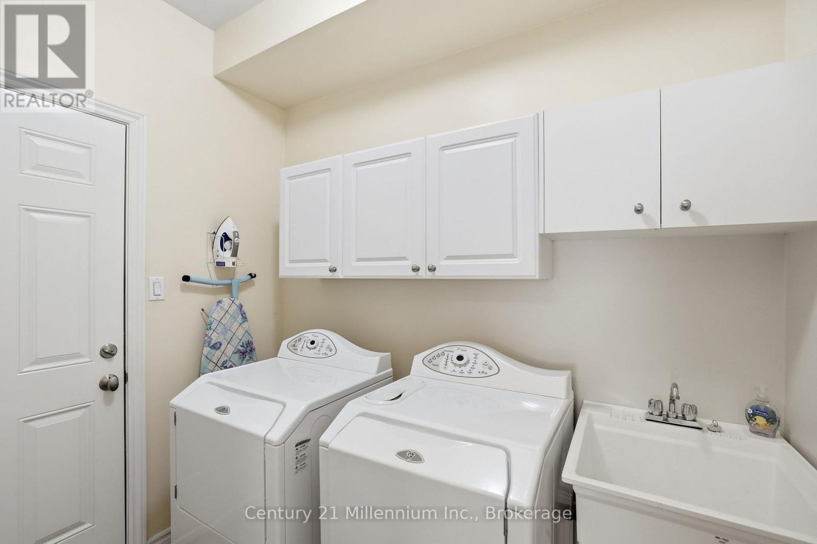 18 Thomas Drive, Collingwood, ON