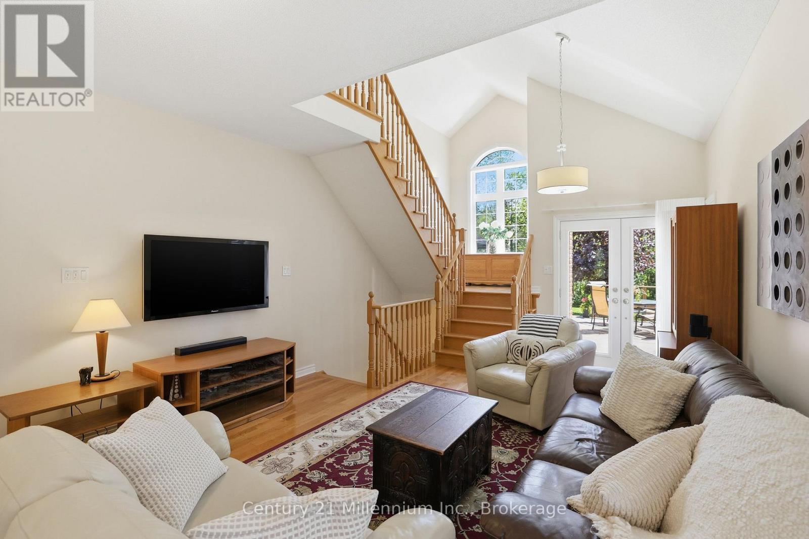 18 Thomas Drive, Collingwood, ON