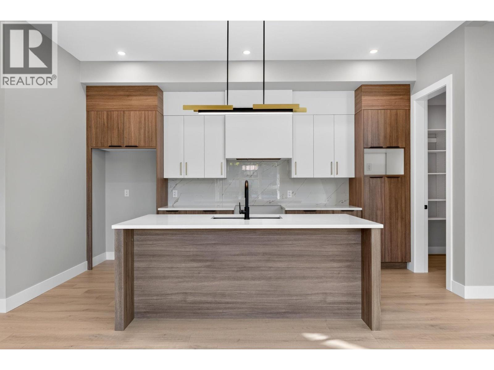 757 Barnaby Road Unit# 3, Kelowna, BC