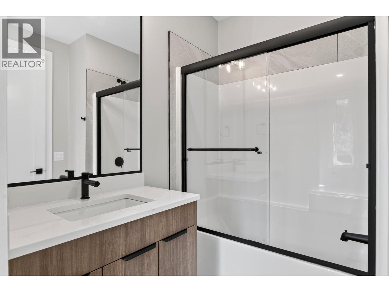 757 Barnaby Road Unit# 3, Kelowna, BC