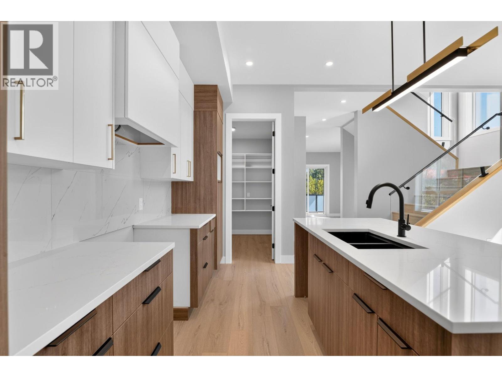 757 Barnaby Road Unit# 3, Kelowna, BC