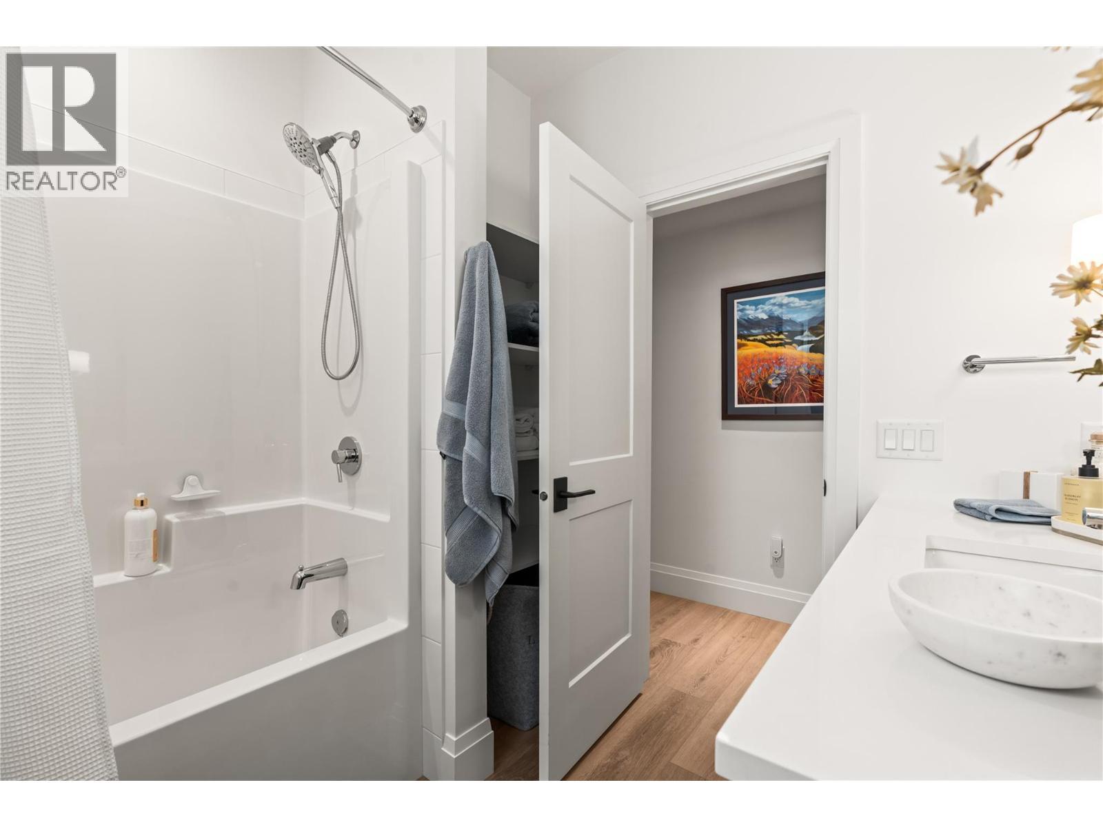 101 Diamond Way, Vernon, BC