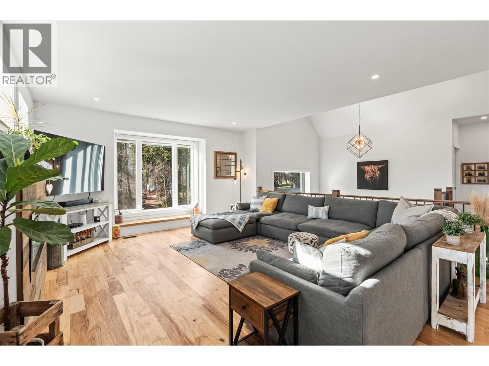3200 20 Street Ne, Salmon Arm, BC