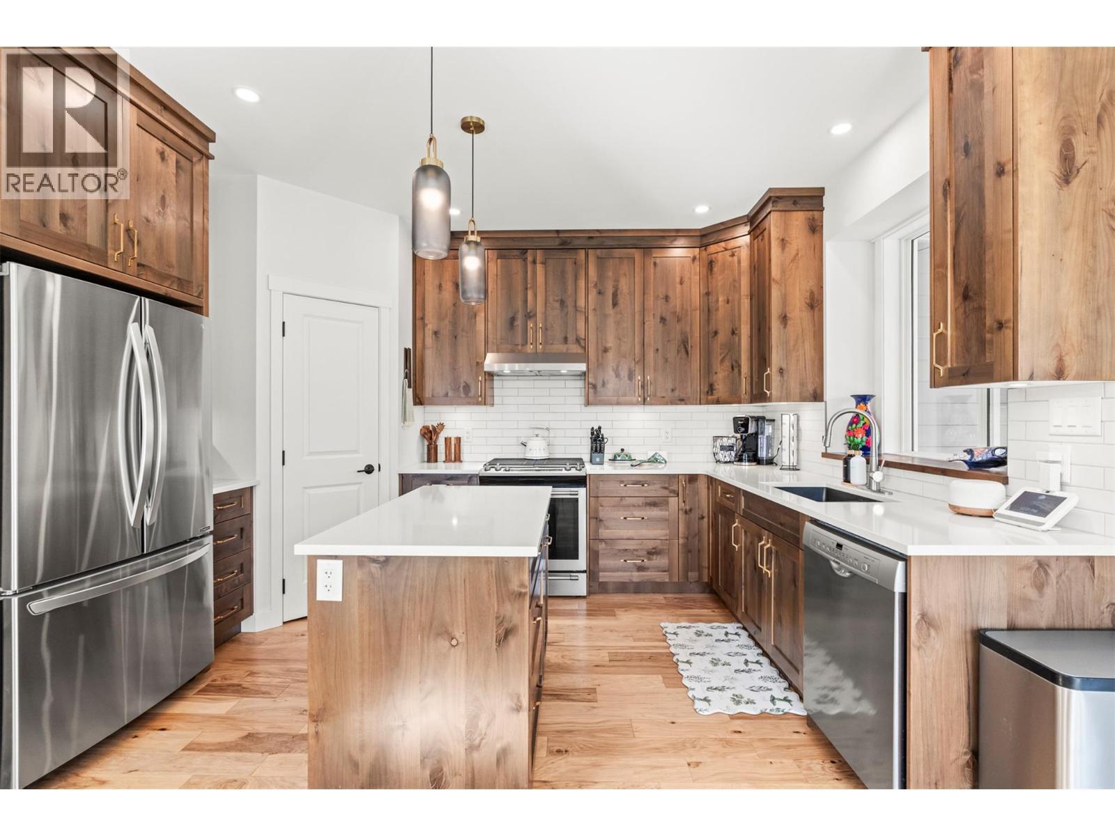3200 20 Street Ne, Salmon Arm, BC