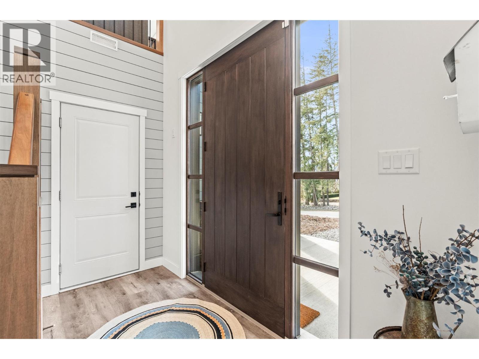 3200 20 Street Ne, Salmon Arm, BC