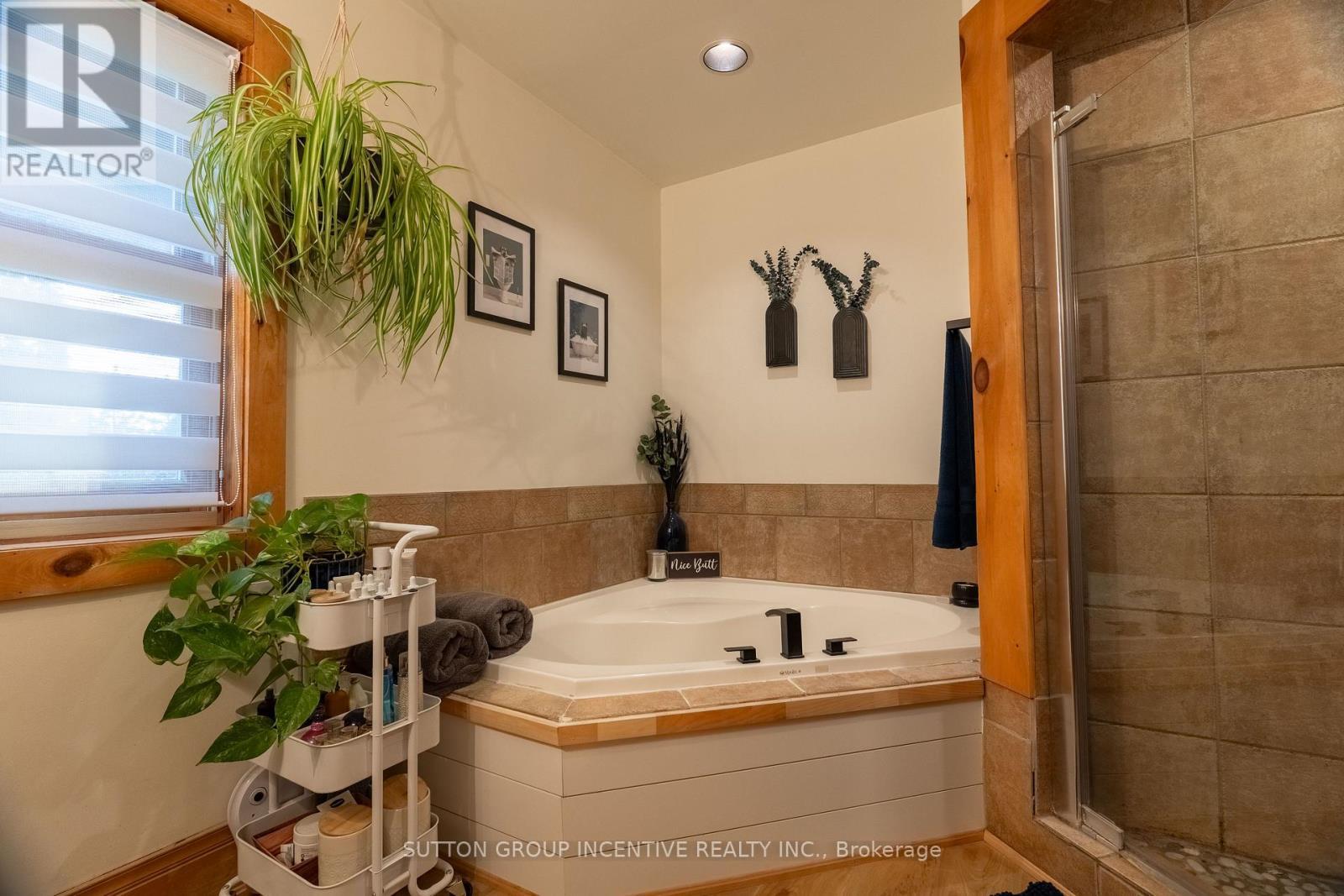 17 Bridle Path, Oro-Medonte, ON