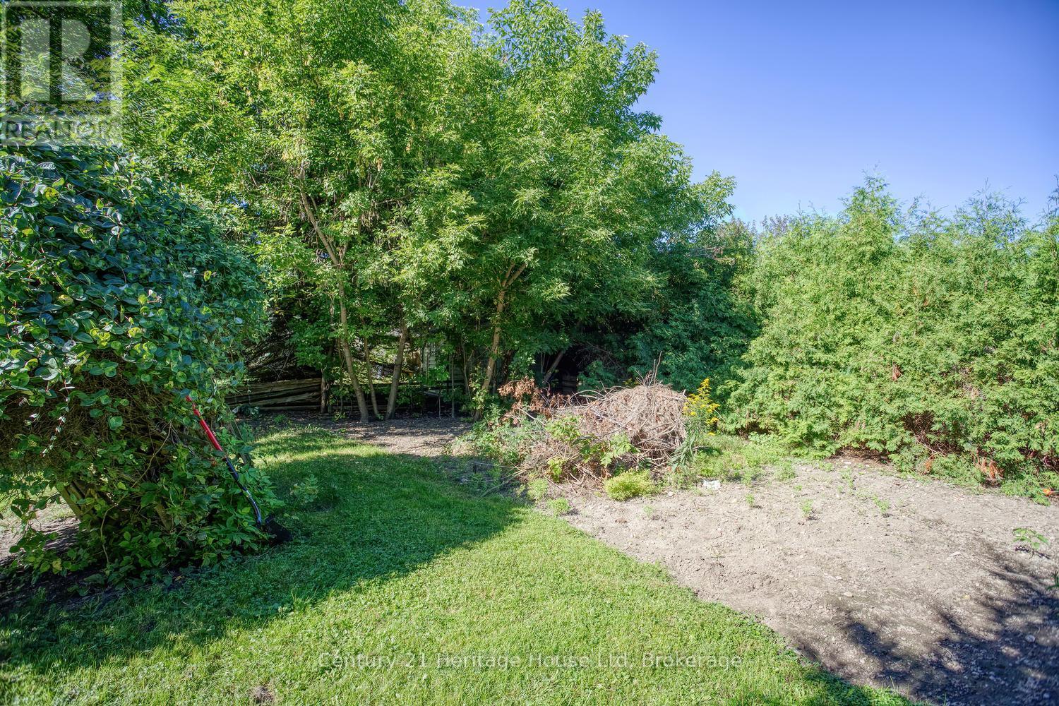 Private back yard and garden - 91 Merion Street, Guelph (Junction/Onward Willow), ON