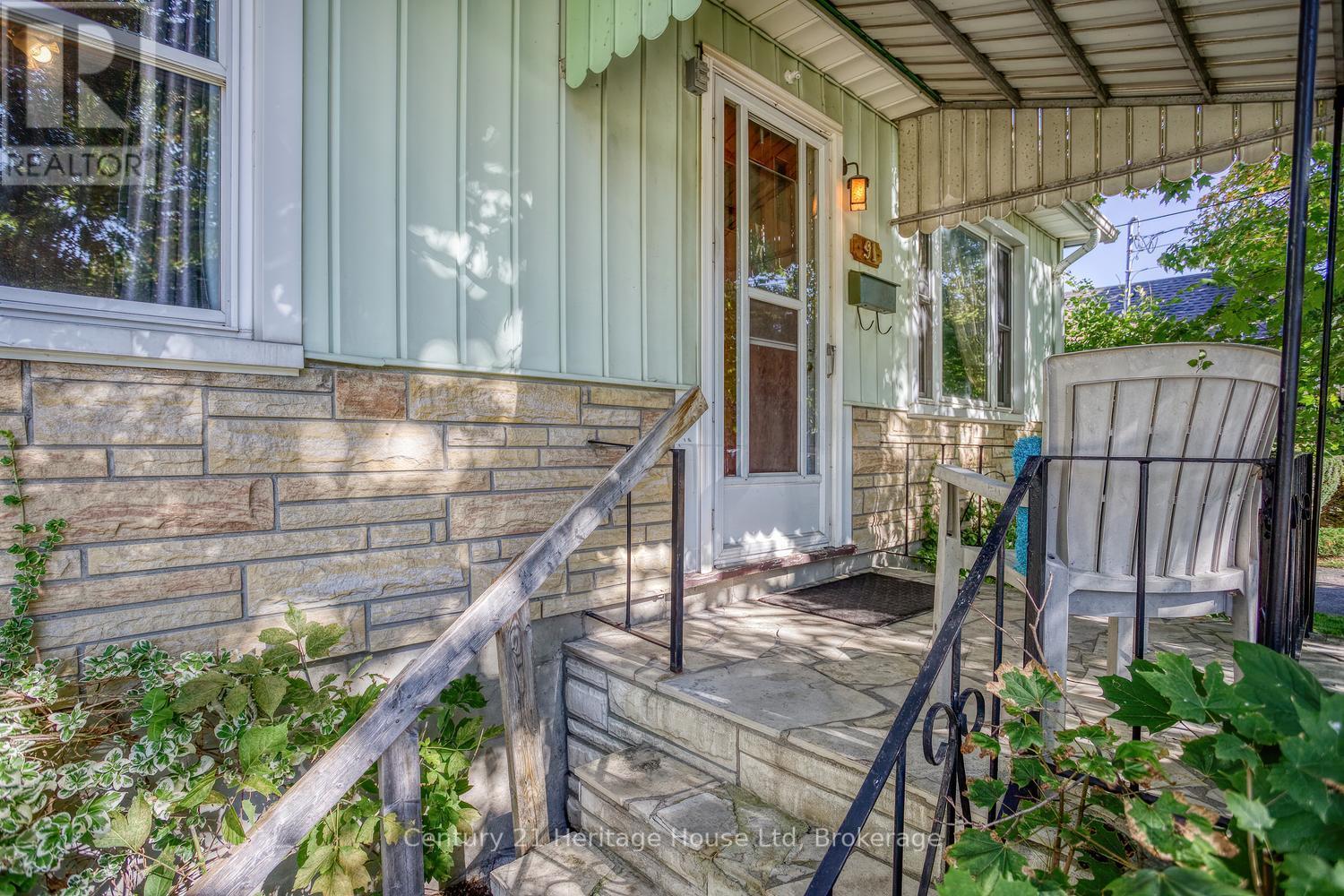 Front Porch - 91 Merion Street, Guelph (Junction/Onward Willow), ON