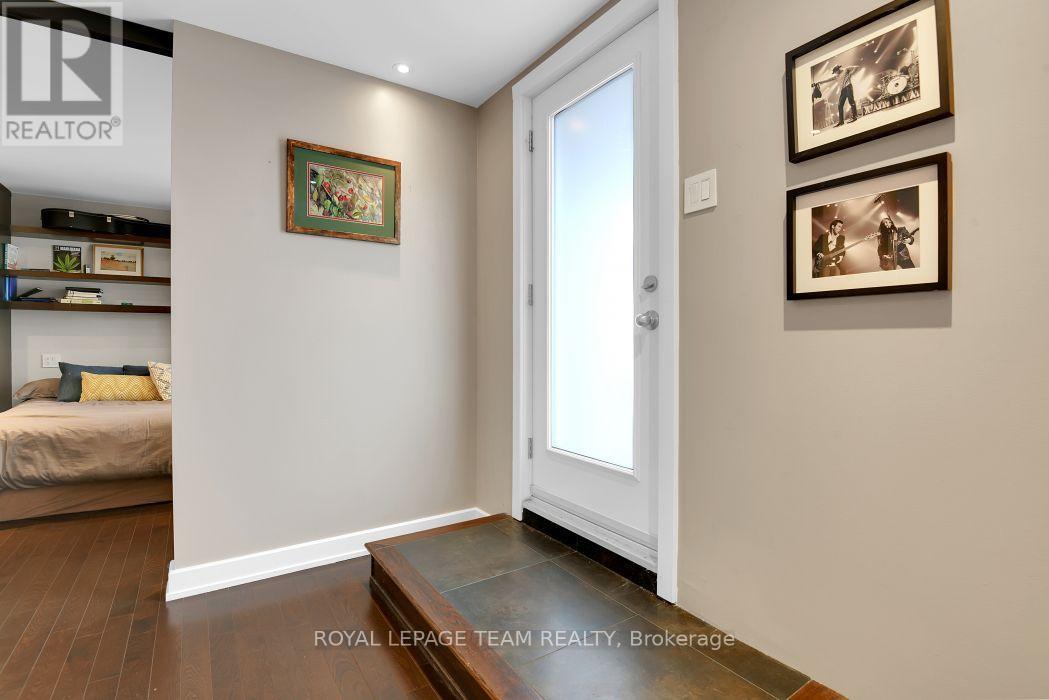101C - 997 North River Road, Ottawa, ON