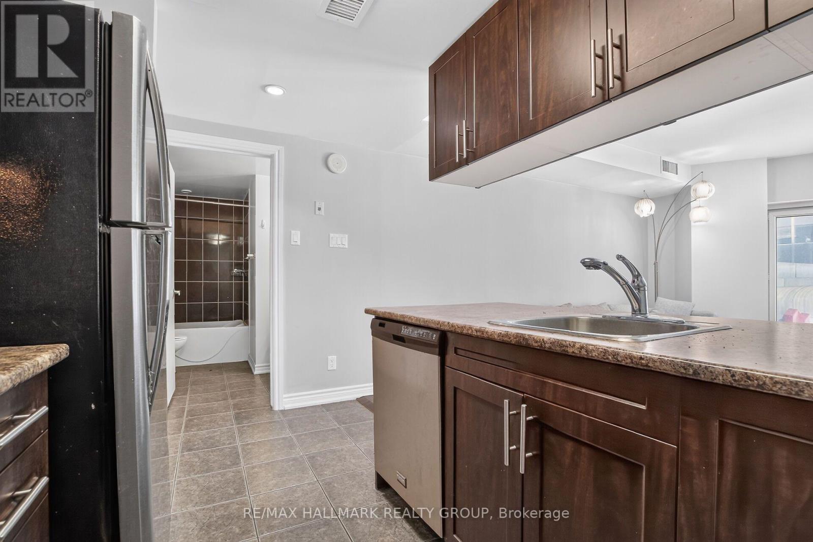 203 - 234 Rideau Street, Ottawa, ON