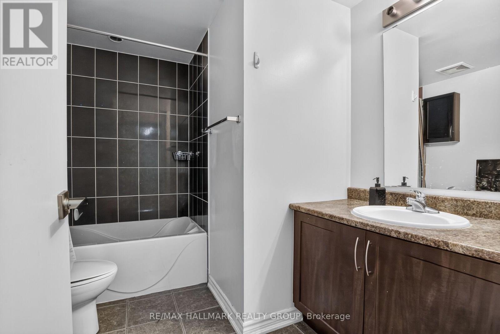 203 - 234 Rideau Street, Ottawa, ON
