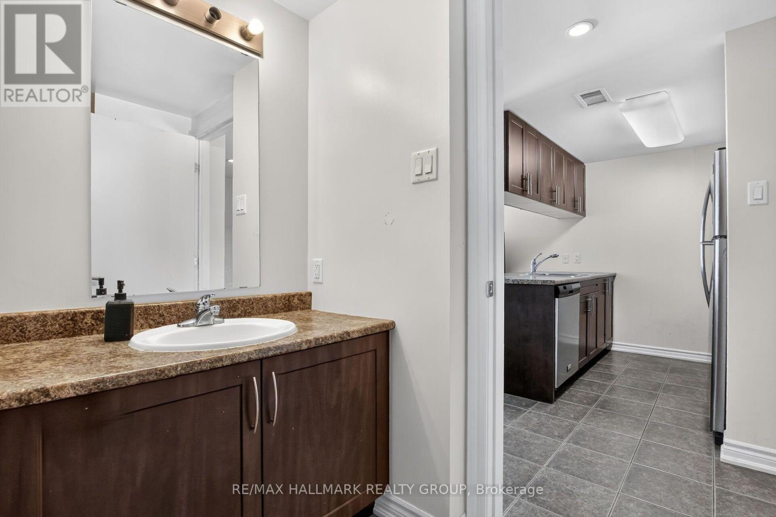 203 - 234 Rideau Street, Ottawa, ON