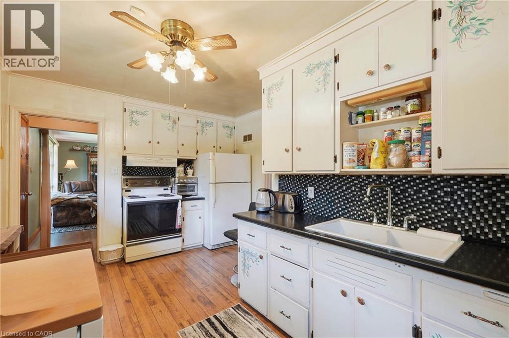 21 Oakwood Avenue, Kitchener, ON