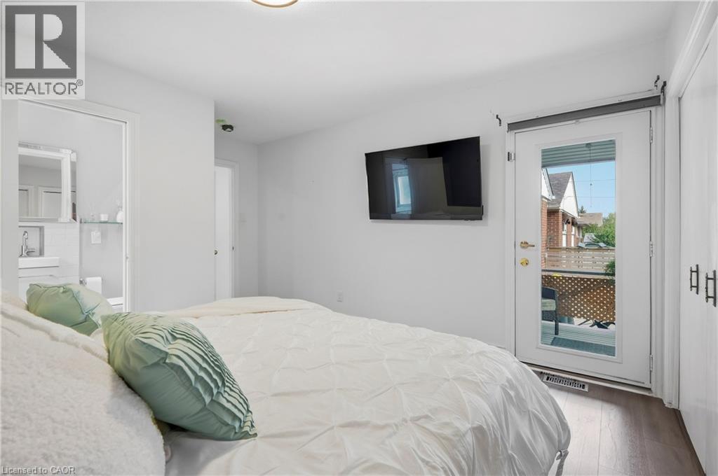 215 West 33Rd Street, Hamilton, ON