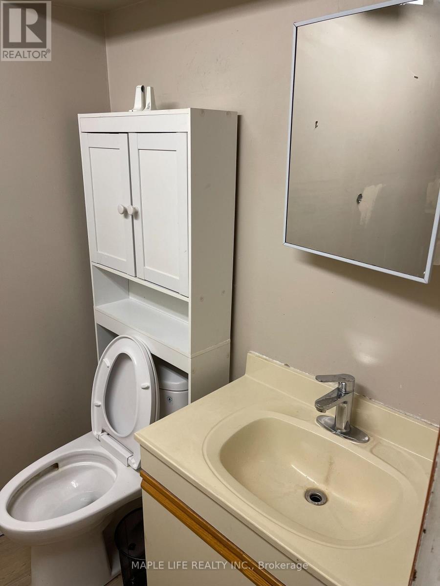 886 Srigley Street, Newmarket, ON