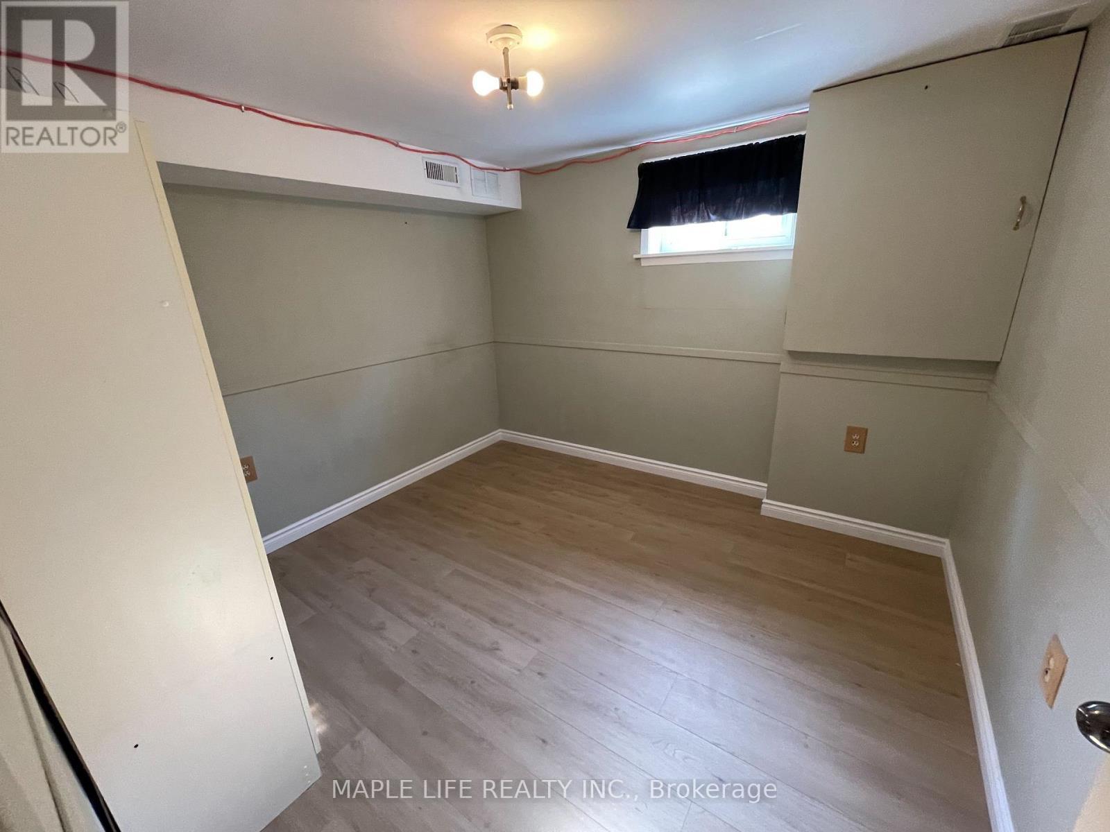 886 Srigley Street, Newmarket, ON