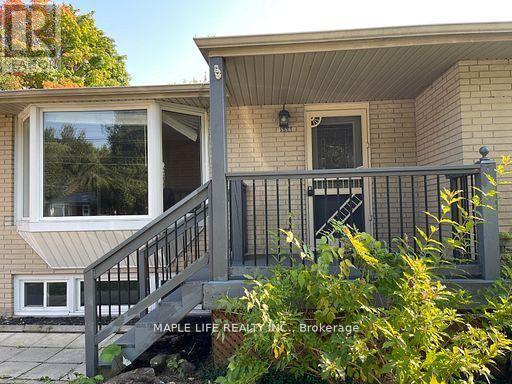 886 Srigley Street, Newmarket, ON