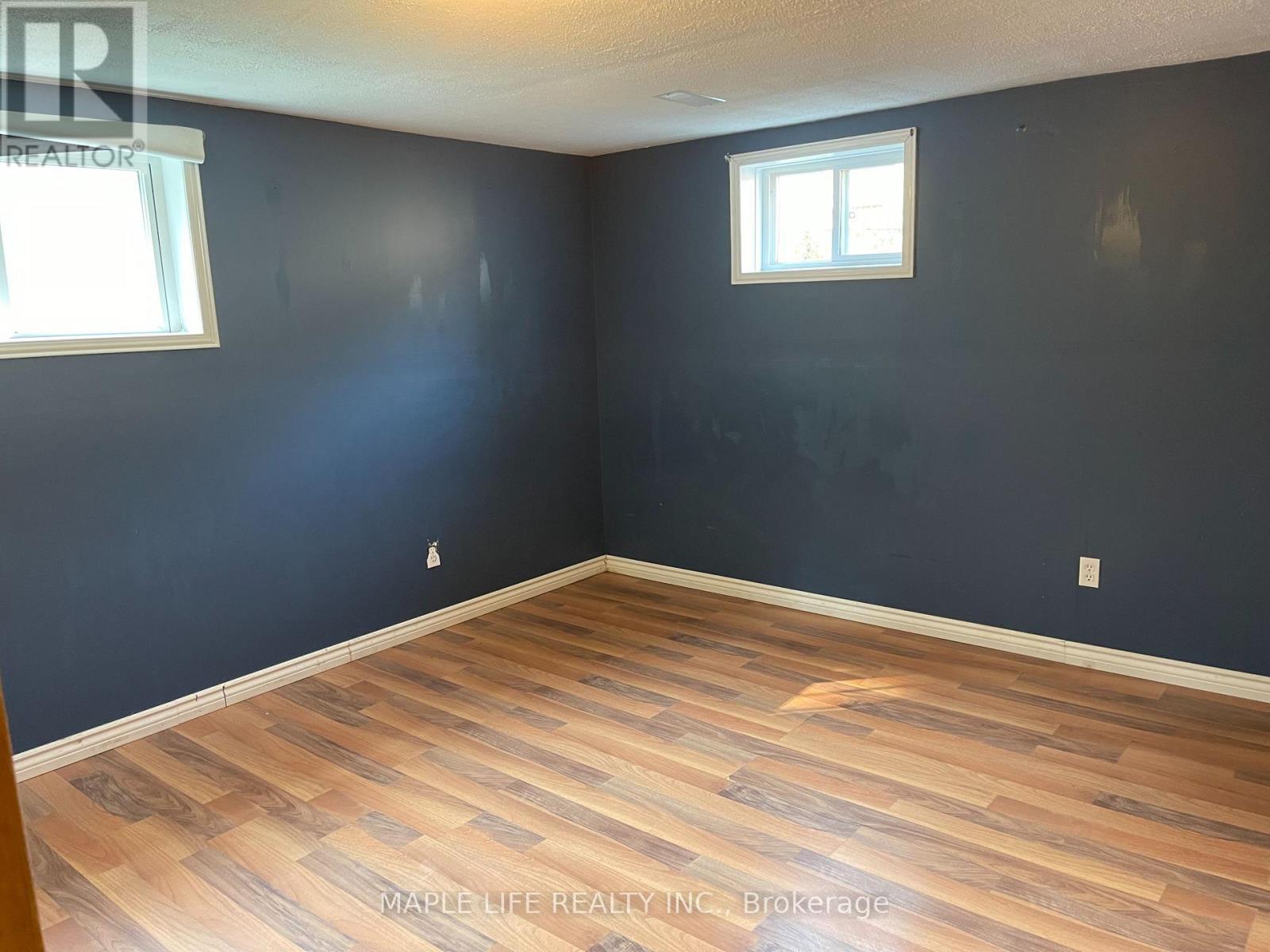 886 Srigley Street, Newmarket, ON