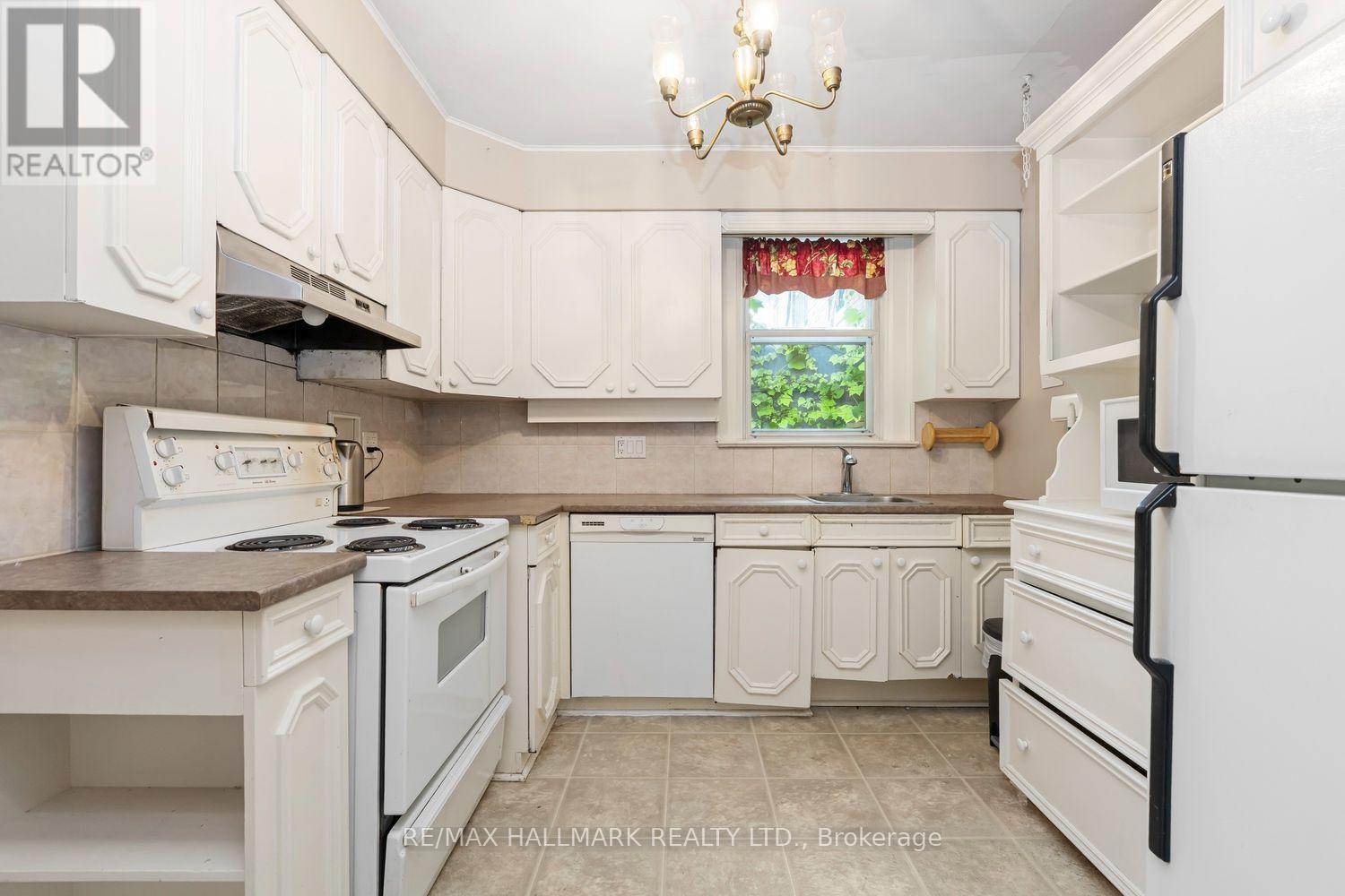 48 Chatsworth Drive, Toronto, ON