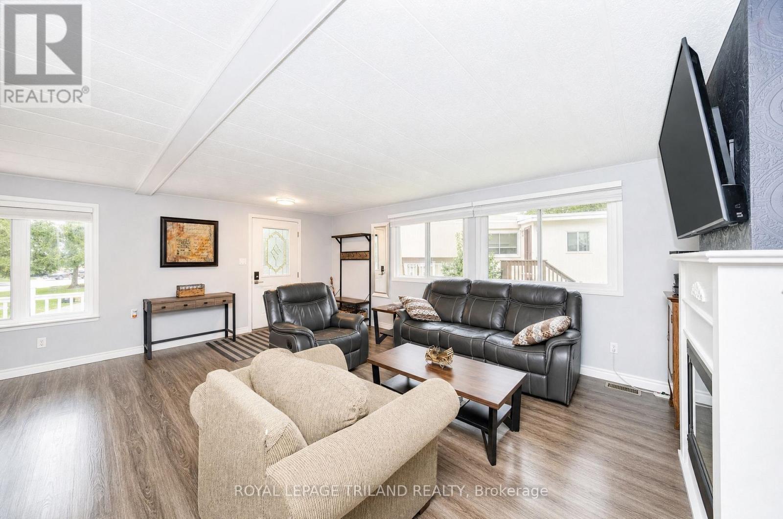 131 Sunningdale Place, South Huron (Stephen), ON