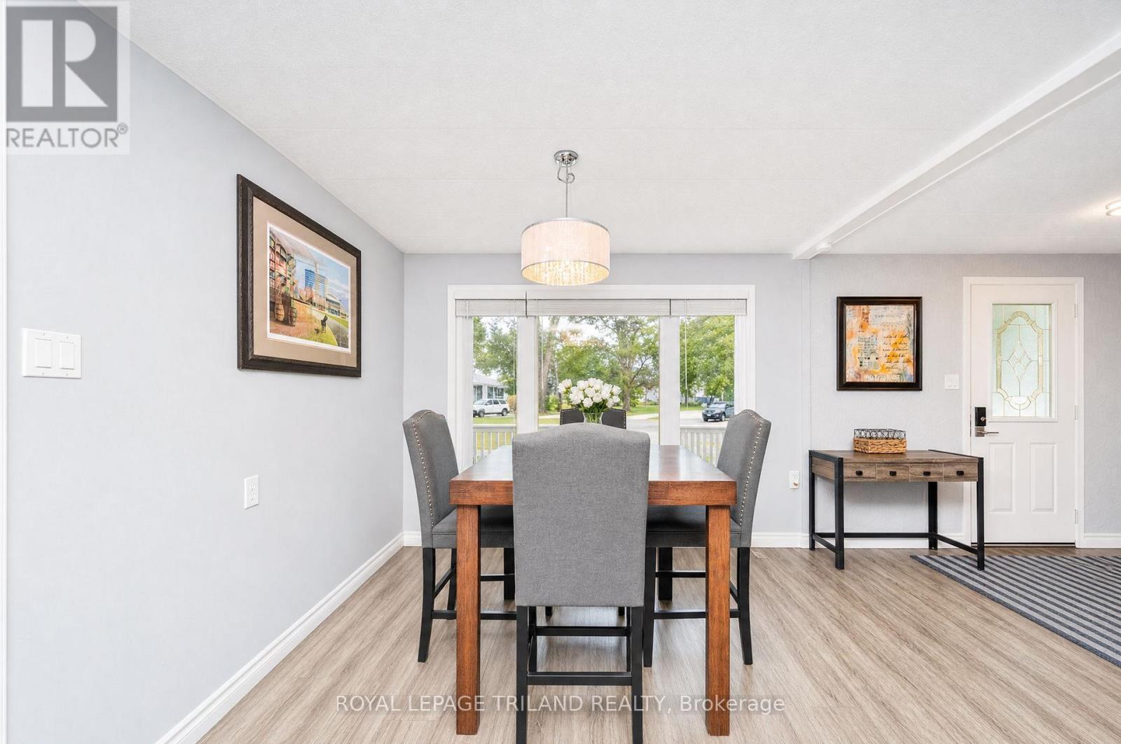 131 Sunningdale Place, South Huron (Stephen), ON