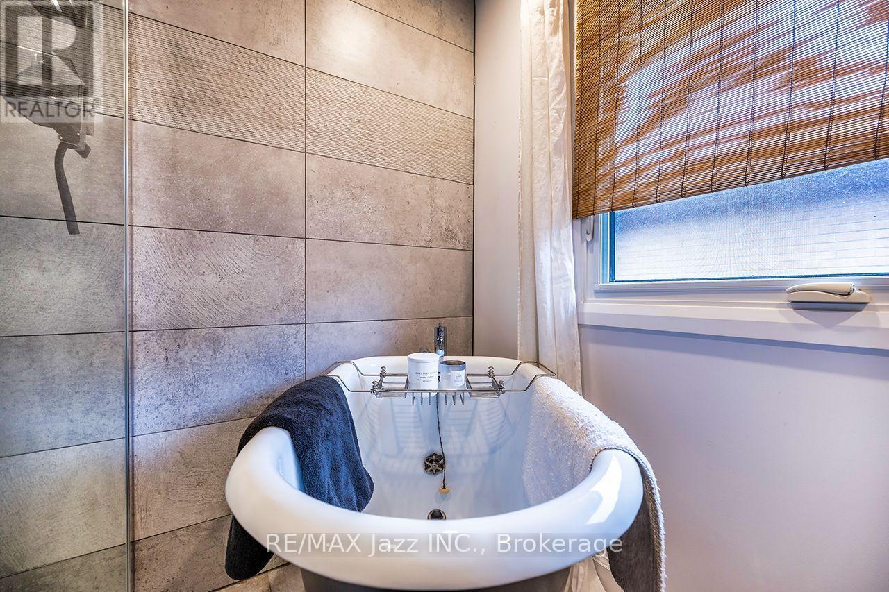1085 Willowdale Avenue, Oshawa (Donevan), ON
